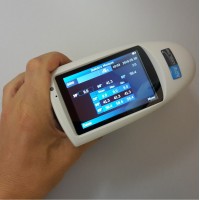 Glossmetro portatile con display touchscreen
